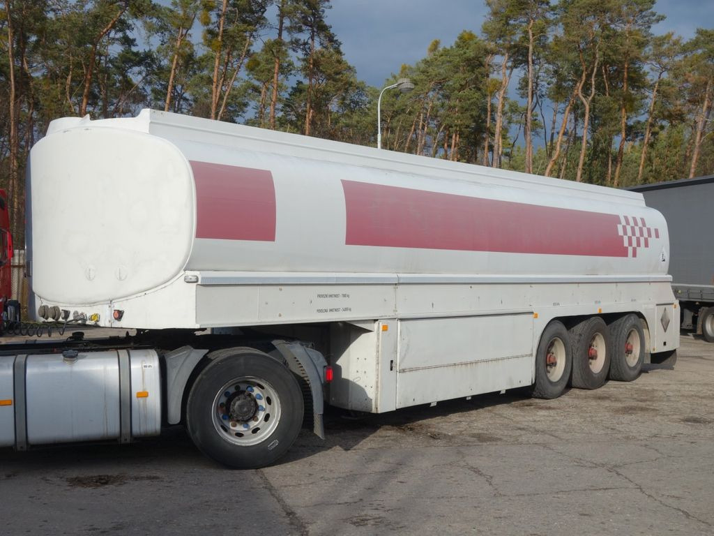 Schwarzmüller TSL 3/E Diesel/Benzin 7 Kammern - Poluprikolica cisterna: slika 1 Schwarzmüller TSL 3/E Diesel/Benzin 7 Kammern - Poluprikolica cisterna: slika 1