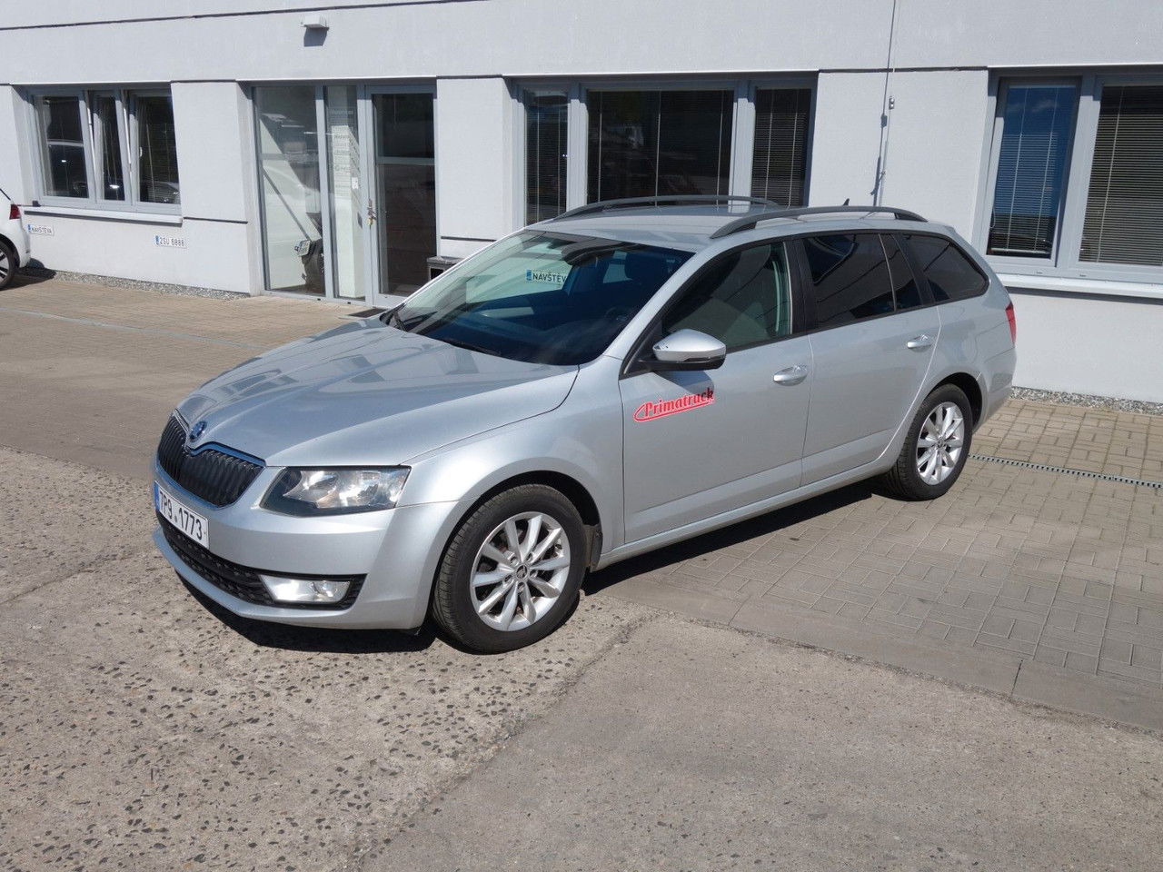 Škoda Octavia Combi Ambition 1,6 TDI, DSG, Navi, Clima - Karavan: slika 2 Škoda Octavia Combi Ambition 1,6 TDI, DSG, Navi, Clima - Karavan: slika 2
