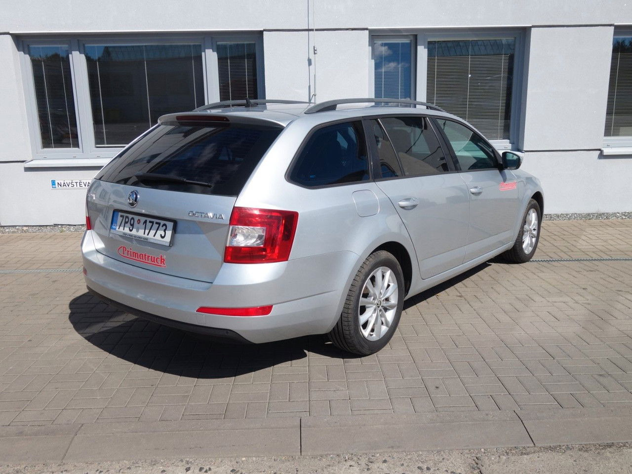 Škoda Octavia Combi Ambition 1,6 TDI, DSG, Navi, Clima - Karavan: slika 5 Škoda Octavia Combi Ambition 1,6 TDI, DSG, Navi, Clima - Karavan: slika 5