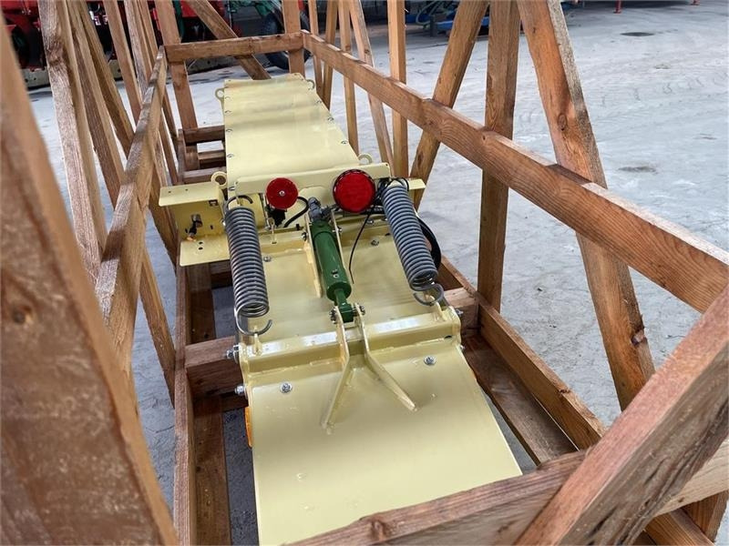 Krone BIG X - Oprema za prevrtanje i razlaganje: slika 3 Krone BIG X - Oprema za prevrtanje i razlaganje: slika 3