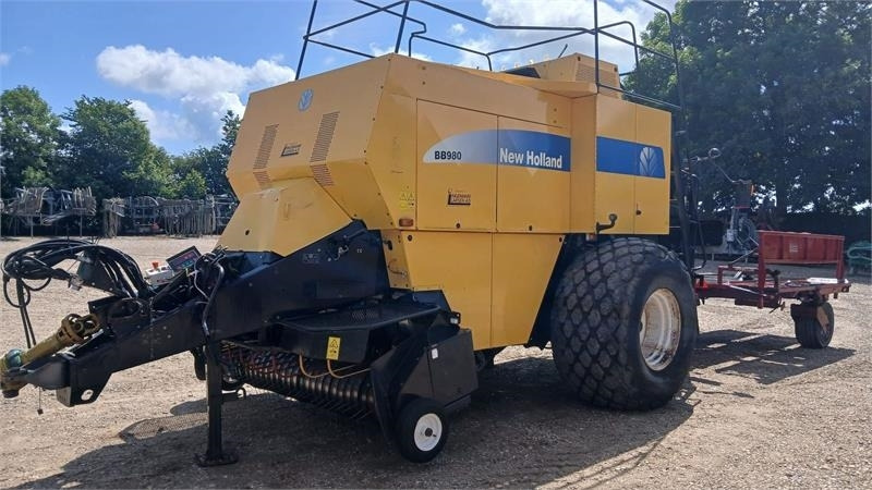 New Holland BB980 BB980 - Balirka za kockaste bale: slika 5 New Holland BB980 BB980 - Balirka za kockaste bale: slika 5