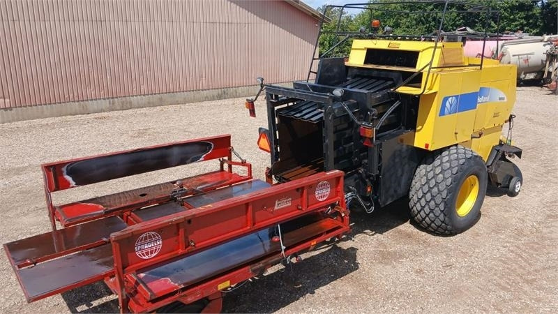 New Holland BB980 BB980 - Balirka za kockaste bale: slika 3 New Holland BB980 BB980 - Balirka za kockaste bale: slika 3