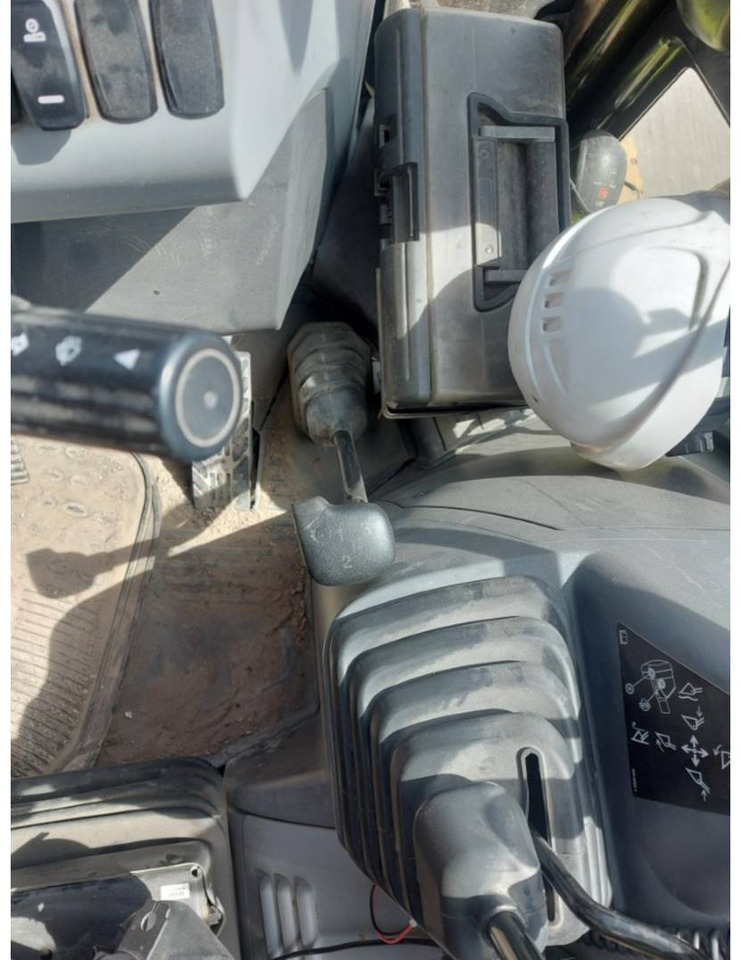 Bager utovarivač CAT 428: slika 18