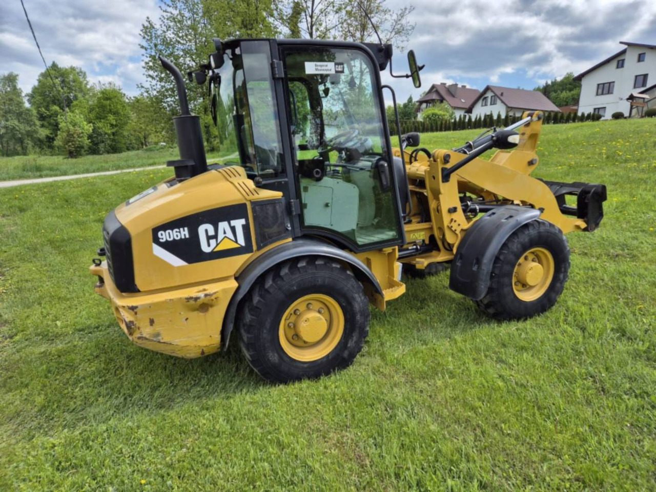 CAT 906H - Utovarivač točkaš: slika 3 CAT 906H - Utovarivač točkaš: slika 3