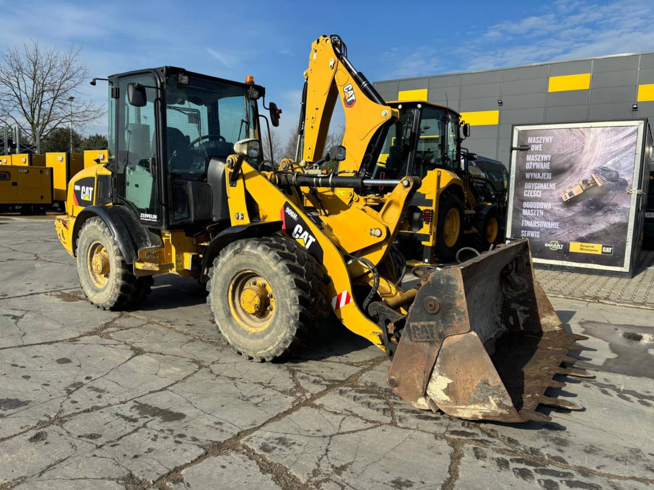 CAT 906H2 - Utovarivač točkaš: slika 2 CAT 906H2 - Utovarivač točkaš: slika 2