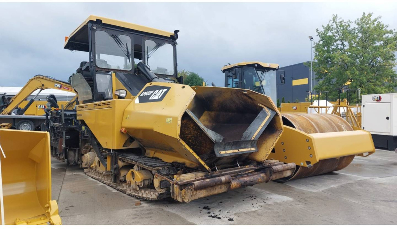 CAT AP655F - Asfaltni finišer: slika 1 CAT AP655F - Asfaltni finišer: slika 1