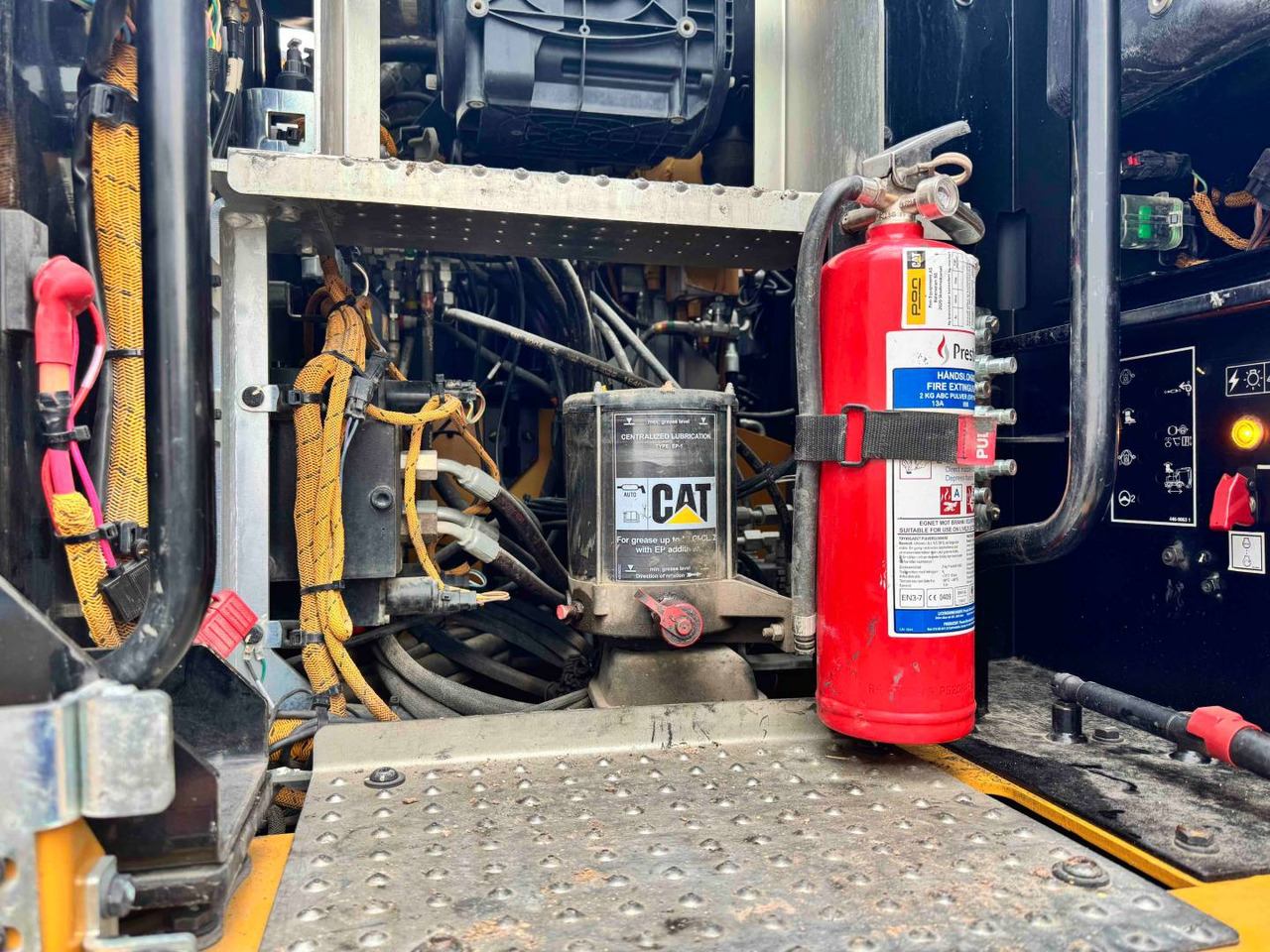 Bager točkaš CAT M314F: slika 25