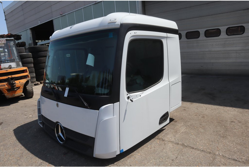 Mercedes-Benz AROCS M-CAB CLASSICSPACE 2.3 M - Kabina i enterijer za Kamion: slika 2 Mercedes-Benz AROCS M-CAB CLASSICSPACE 2.3 M - Kabina i enterijer za Kamion: slika 2