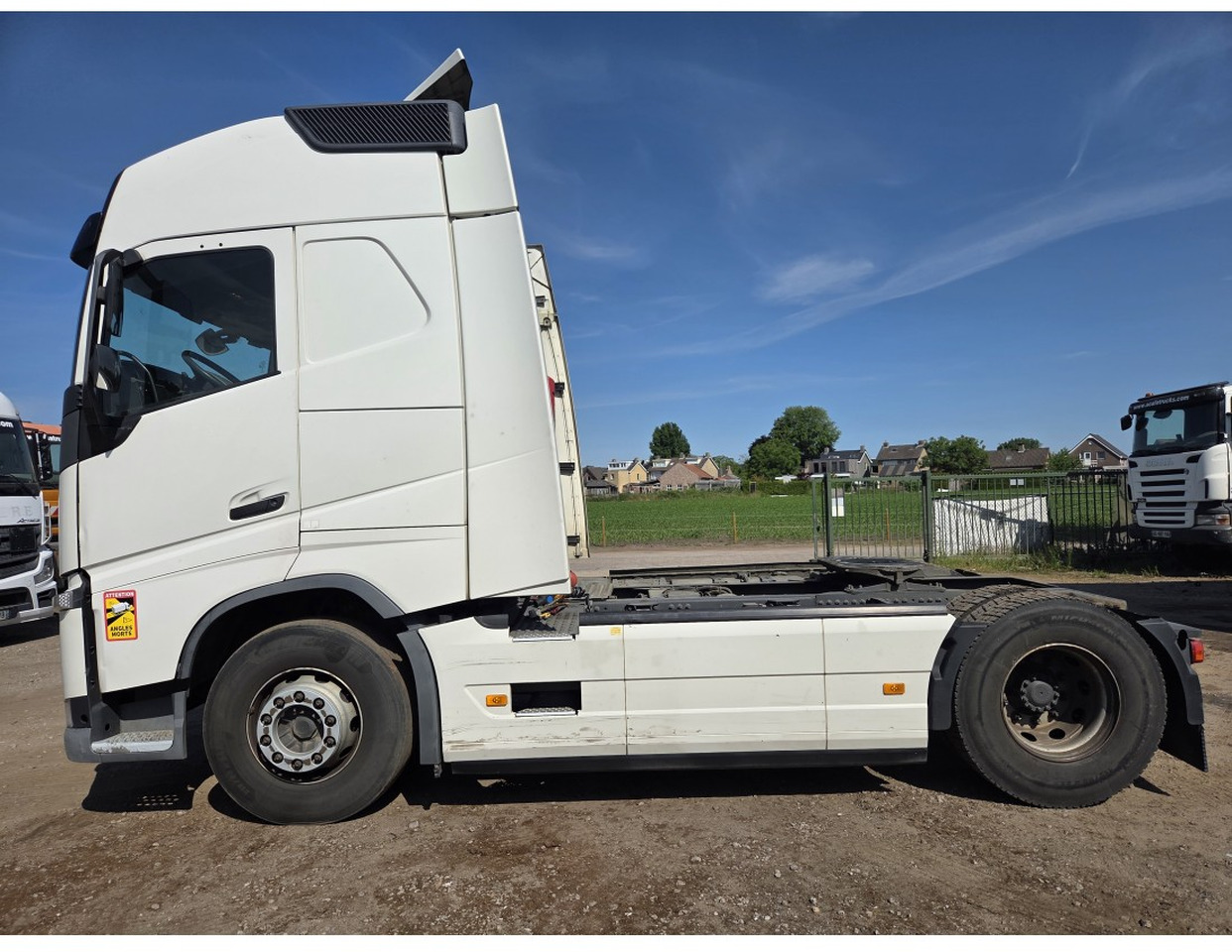 VOLVO FH 500 4X2 TRACTOR UNIT 2 TANKS VEB+ - Druga mašina: slika 3 VOLVO FH 500 4X2 TRACTOR UNIT 2 TANKS VEB+ - Druga mašina: slika 3