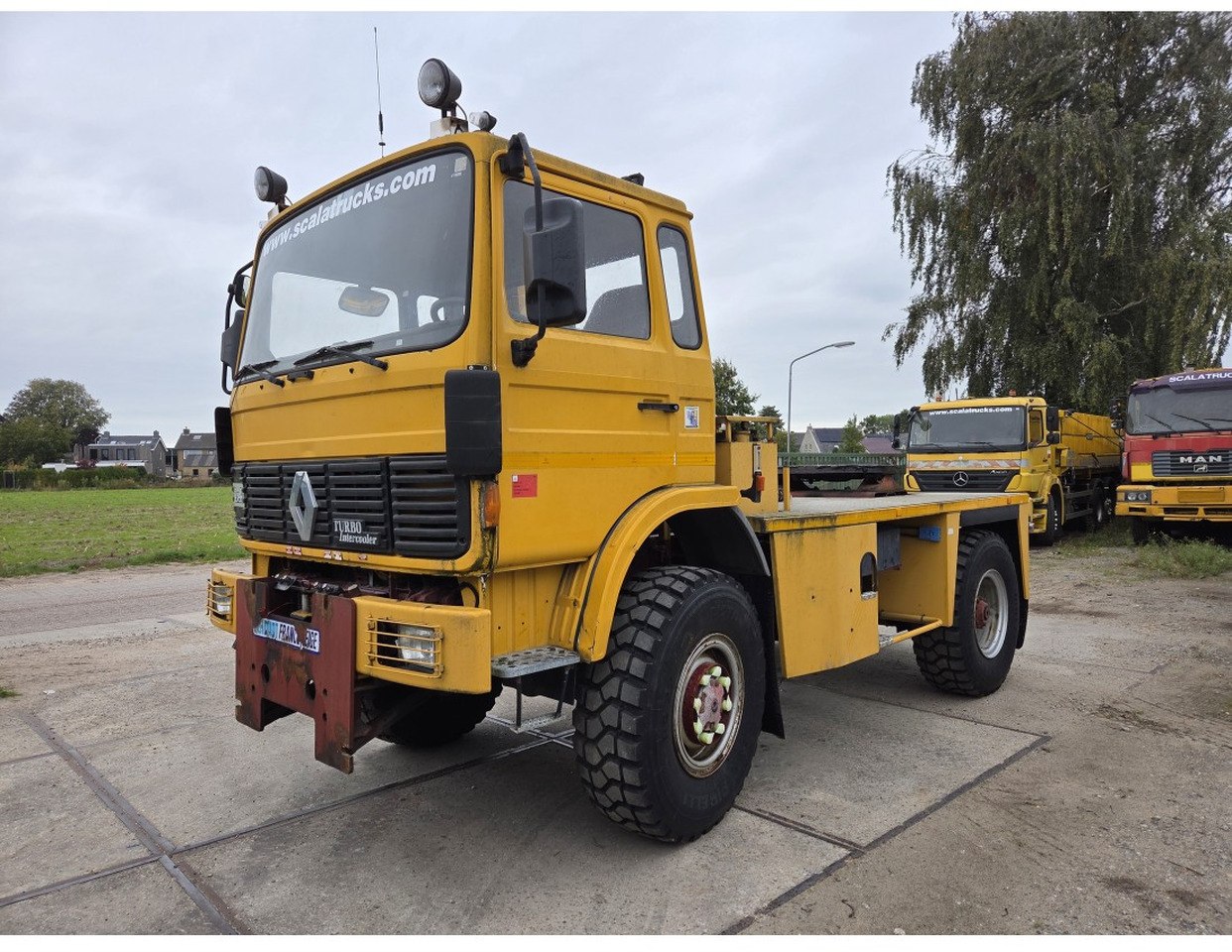 RENAULT M170 4x4 TRACTOR UNIT FULL SPRING SUSPENSION VERY LOW MILEAGE - Tegljač: slika 1 RENAULT M170 4x4 TRACTOR UNIT FULL SPRING SUSPENSION VERY LOW MILEAGE - Tegljač: slika 1