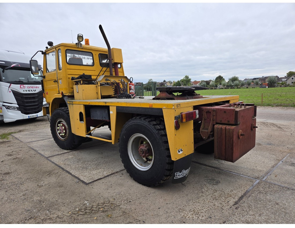 RENAULT M170 4x4 TRACTOR UNIT FULL SPRING SUSPENSION VERY LOW MILEAGE - Tegljač: slika 4 RENAULT M170 4x4 TRACTOR UNIT FULL SPRING SUSPENSION VERY LOW MILEAGE - Tegljač: slika 4