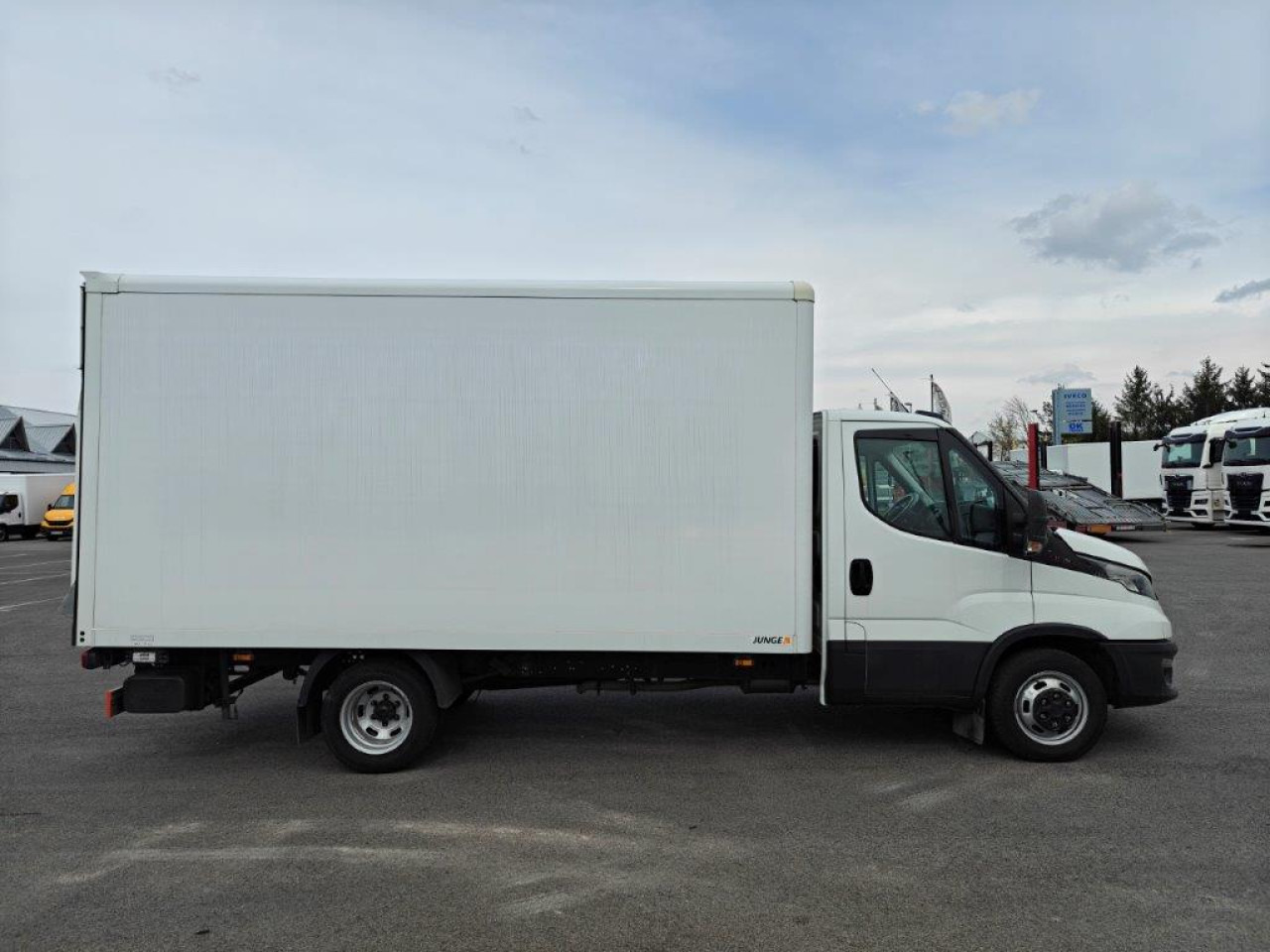 IVECO Daily 35C16H - Furgon: slika 4 IVECO Daily 35C16H - Furgon: slika 4