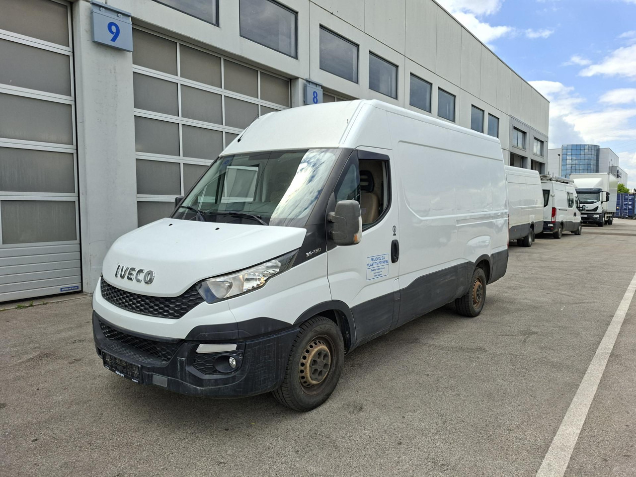 IVECO Daily 35S13V - Putnički kombi: slika 1 IVECO Daily 35S13V - Putnički kombi: slika 1