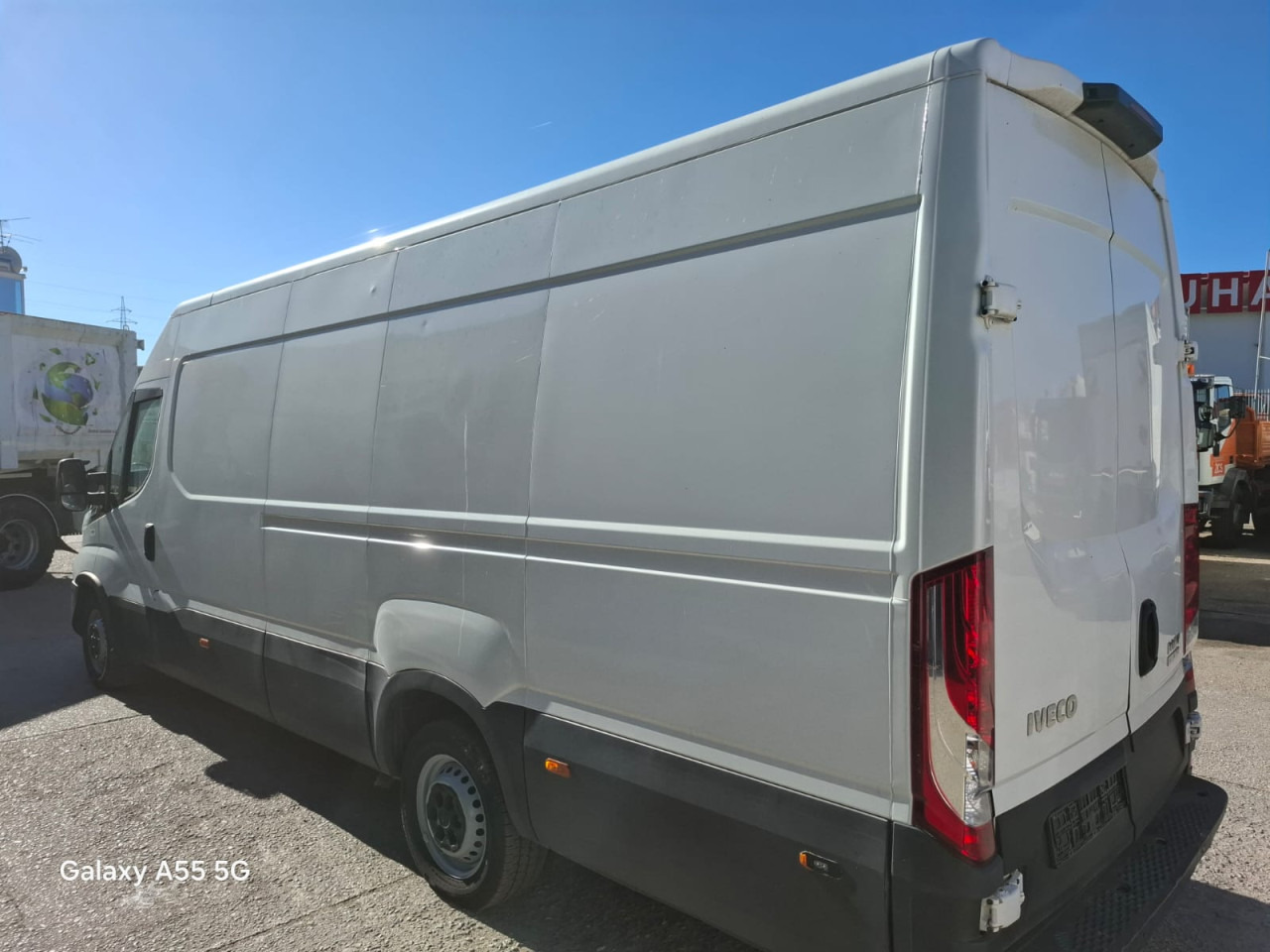 IVECO Daily 35S16V - Putnički kombi: slika 3 IVECO Daily 35S16V - Putnički kombi: slika 3