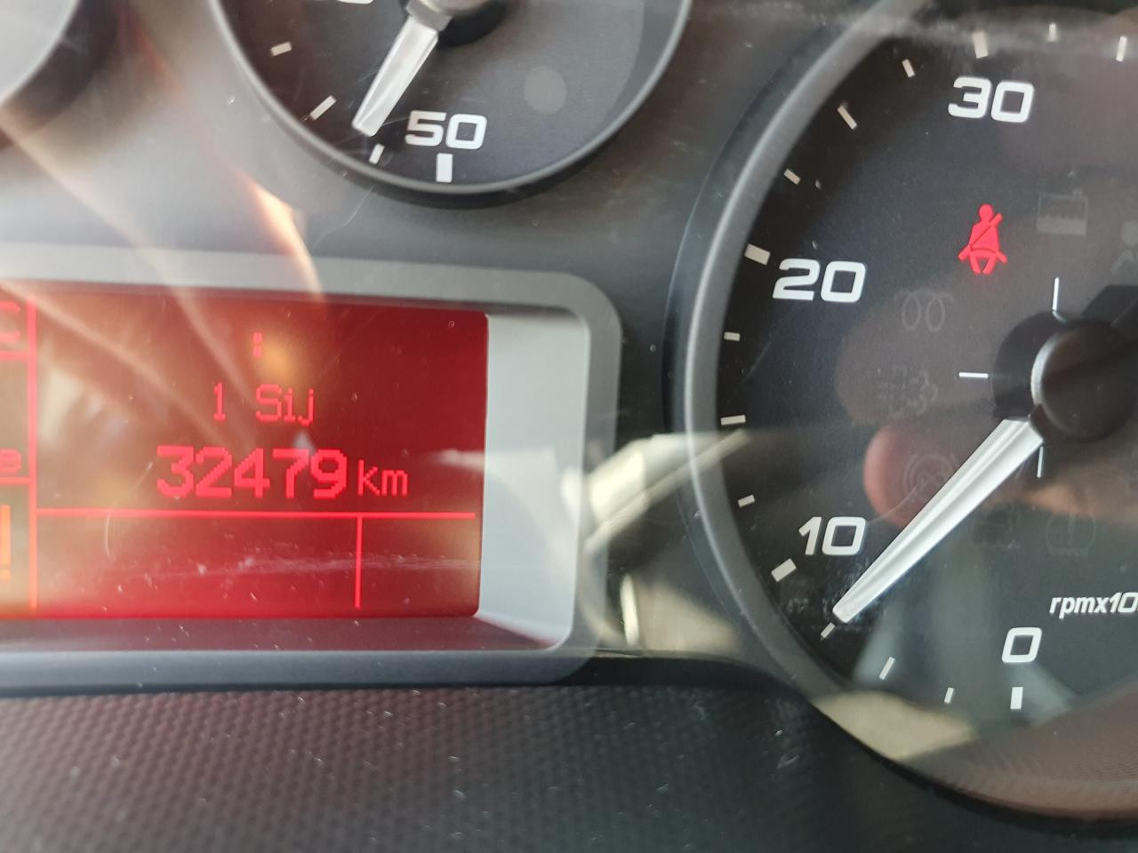 Putnički kombi IVECO Daily 35S16V: slika 8 Putnički kombi IVECO Daily 35S16V: slika 8