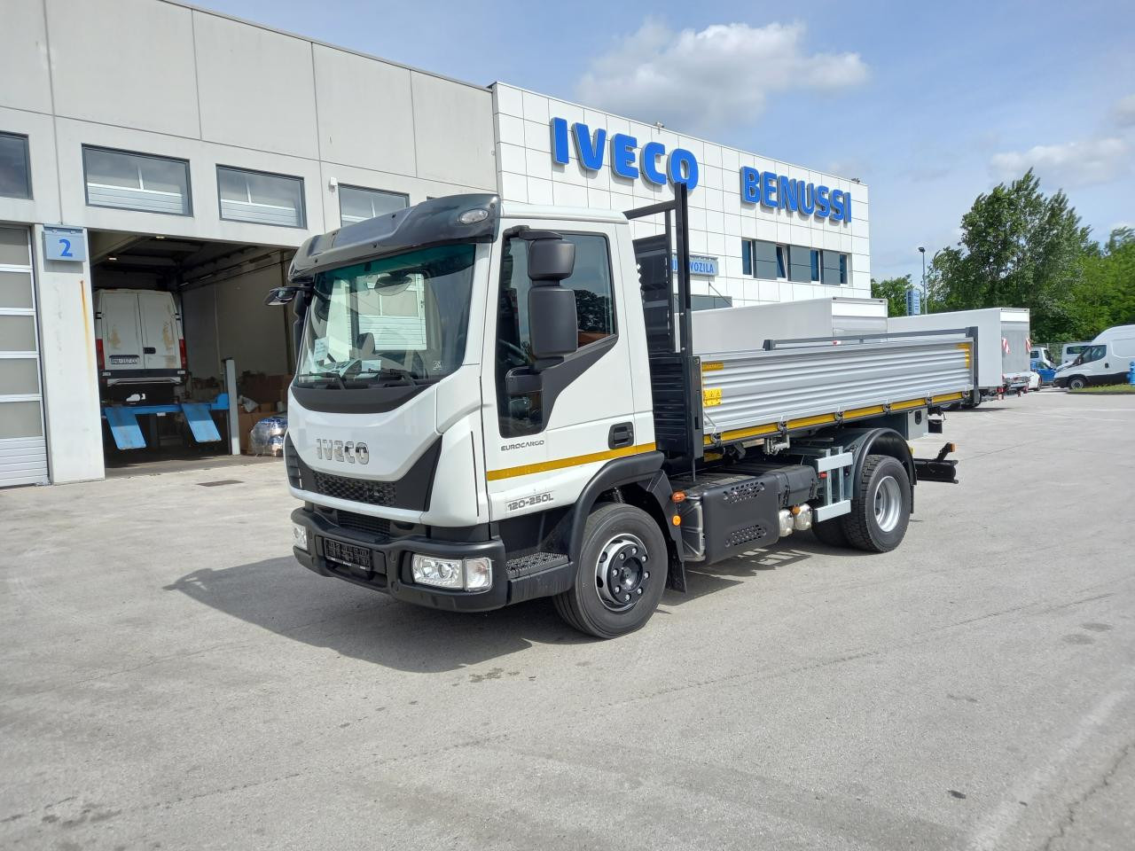 IVECO Eurocargo ML120EL25 - Dostavno vozilo kiper: slika 1 IVECO Eurocargo ML120EL25 - Dostavno vozilo kiper: slika 1