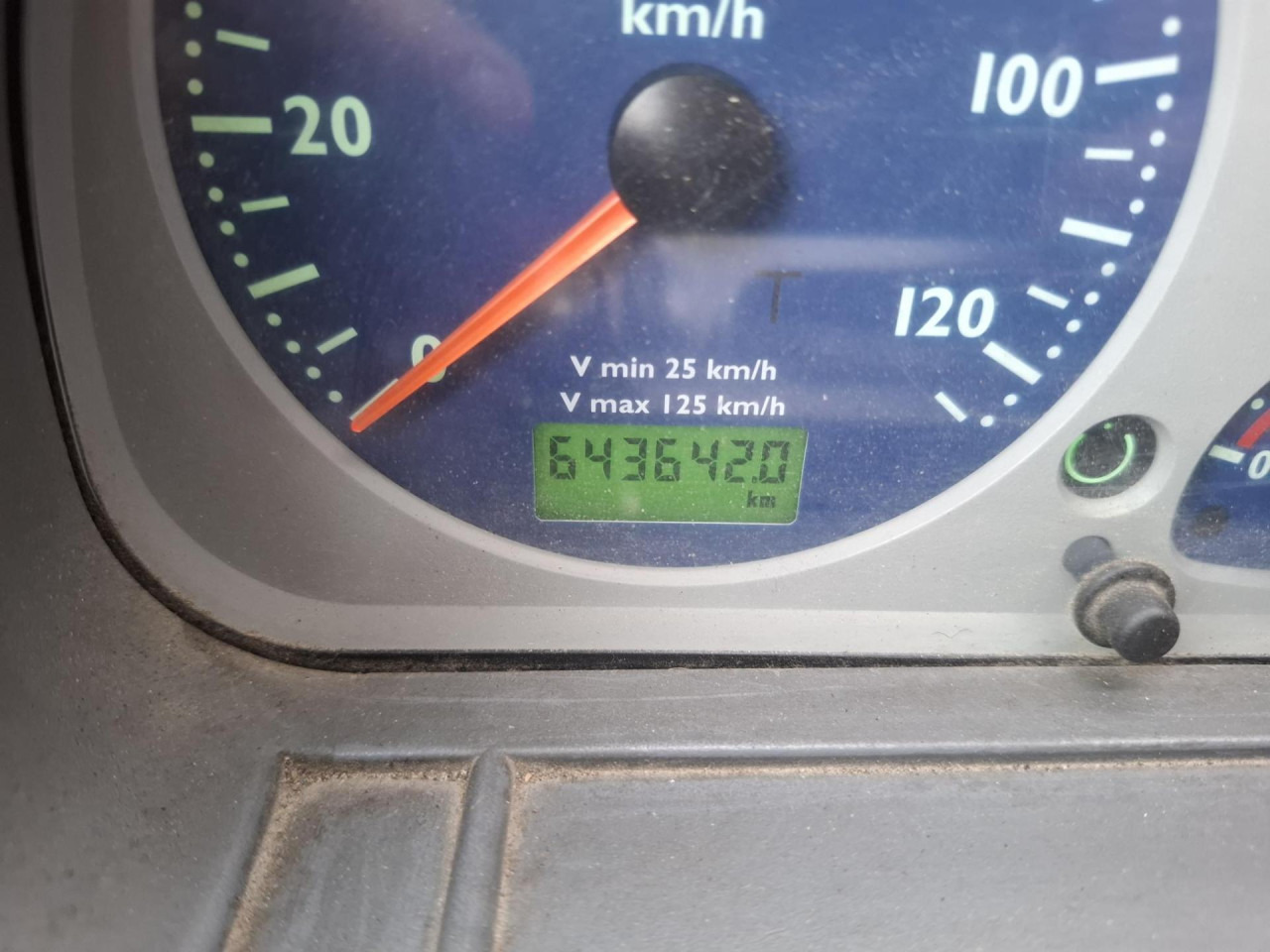 IVECO Stralis AT260S35Y - Kamion sa ceradom: slika 2 IVECO Stralis AT260S35Y - Kamion sa ceradom: slika 2