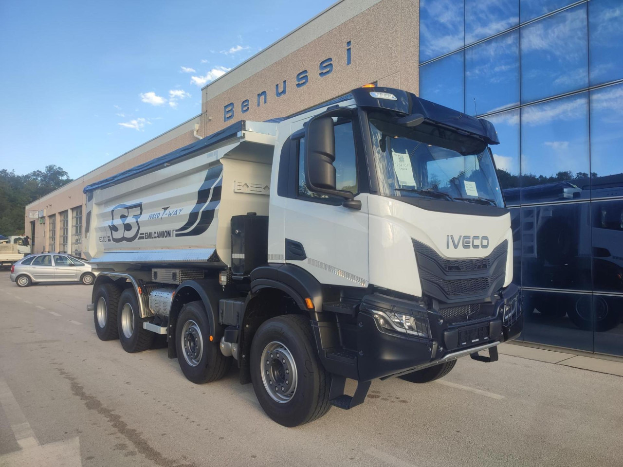 IVECO T-Way AD410T50 - Istovarivač: slika 2 IVECO T-Way AD410T50 - Istovarivač: slika 2
