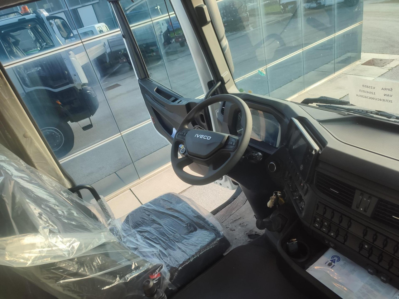 Istovarivač IVECO T-Way AD410T50: slika 6