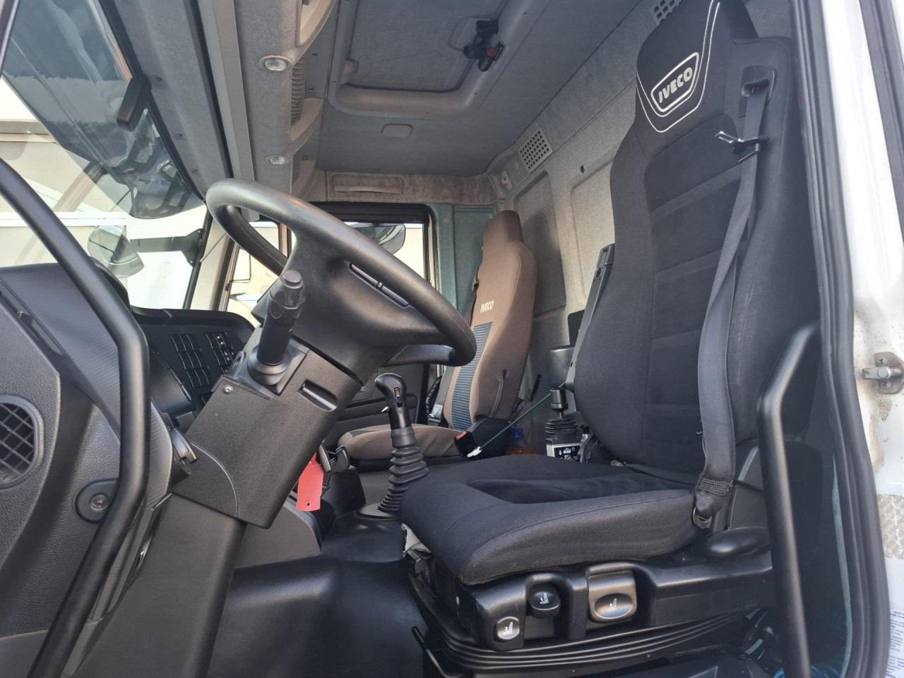 IVECO Trakker AD410T50 - Istovarivač: slika 2 IVECO Trakker AD410T50 - Istovarivač: slika 2