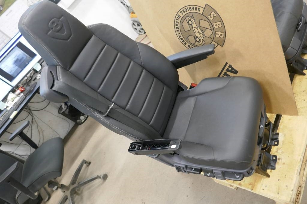 Scania V8 passagerarstol  - Kabina za Kamion: slika 5 Scania V8 passagerarstol  - Kabina za Kamion: slika 5