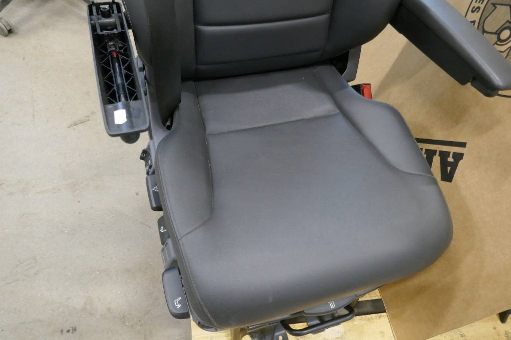 Scania V8 passagerarstol  - Kabina za Kamion: slika 4 Scania V8 passagerarstol  - Kabina za Kamion: slika 4