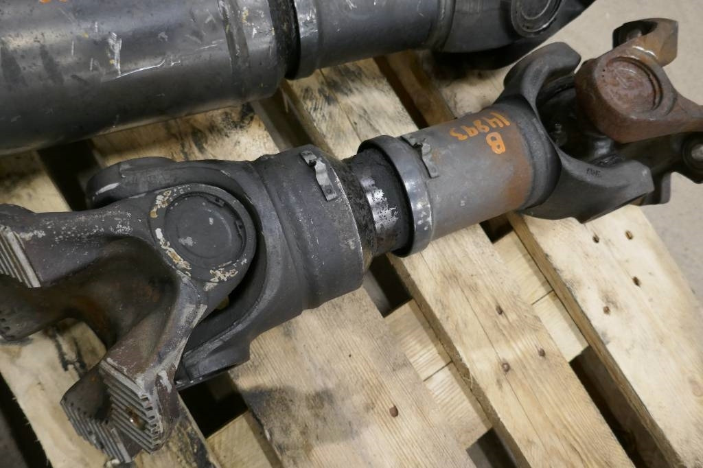 Volvo L180 HL Kardanaxel, voe15085429 - Menjač za Građevinska mašina: slika 2 Volvo L180 HL Kardanaxel, voe15085429 - Menjač za Građevinska mašina: slika 2