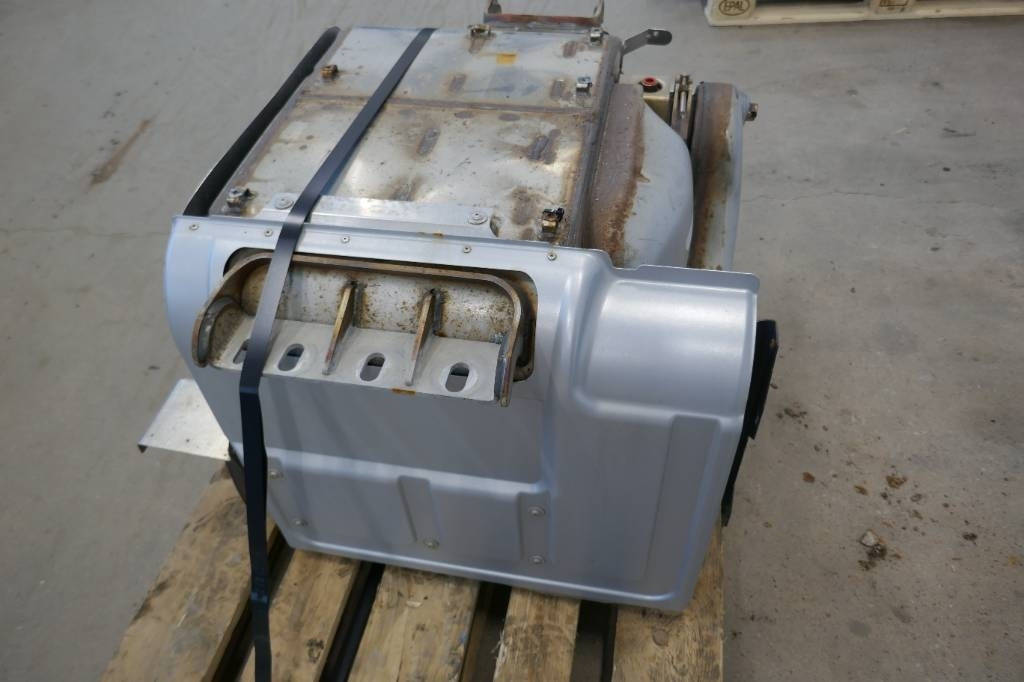 Volvo Ljuddämpare, 21750081 - Ram/ Šasija za Kamion: slika 2 Volvo Ljuddämpare, 21750081 - Ram/ Šasija za Kamion: slika 2