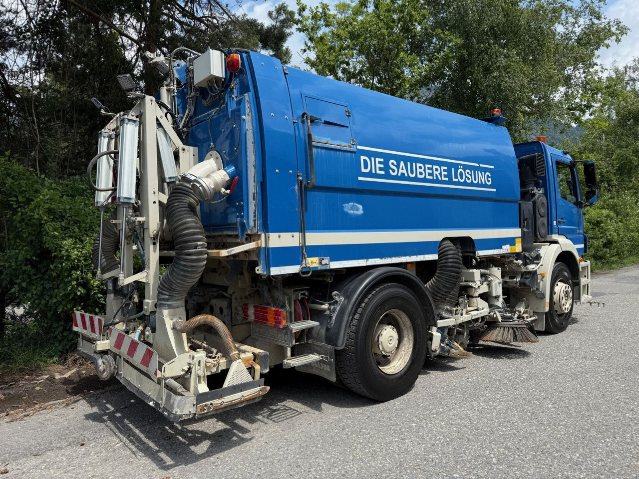 Mercedes-Benz Axor 1829 4x2, E5, EPS, RHD, Faun Kehrmaschine - Autočistilica: slika 4 Mercedes-Benz Axor 1829 4x2, E5, EPS, RHD, Faun Kehrmaschine - Autočistilica: slika 4