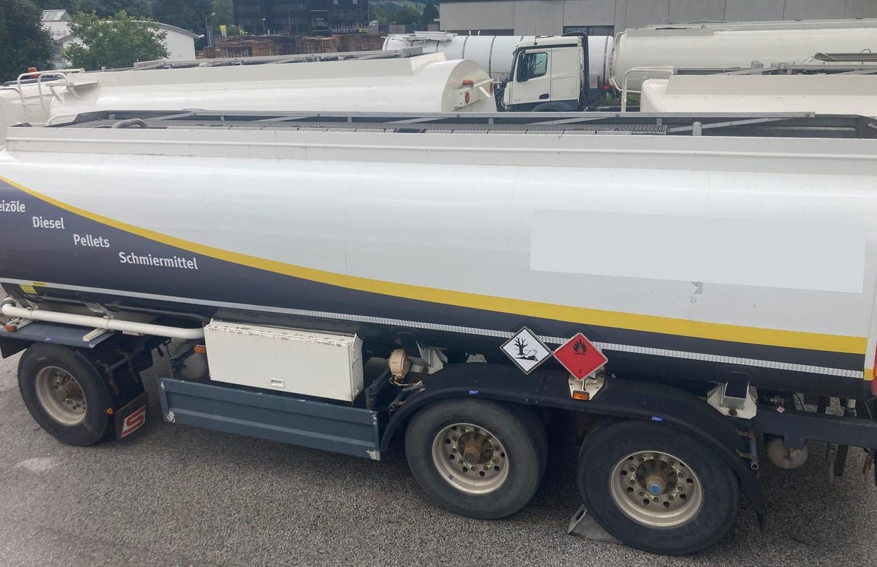 Schwarzmüller Schwingenschlögel, ADR, 3 Kammern, Fuel+Diesel - Prikolica cisterna: slika 2 Schwarzmüller Schwingenschlögel, ADR, 3 Kammern, Fuel+Diesel - Prikolica cisterna: slika 2