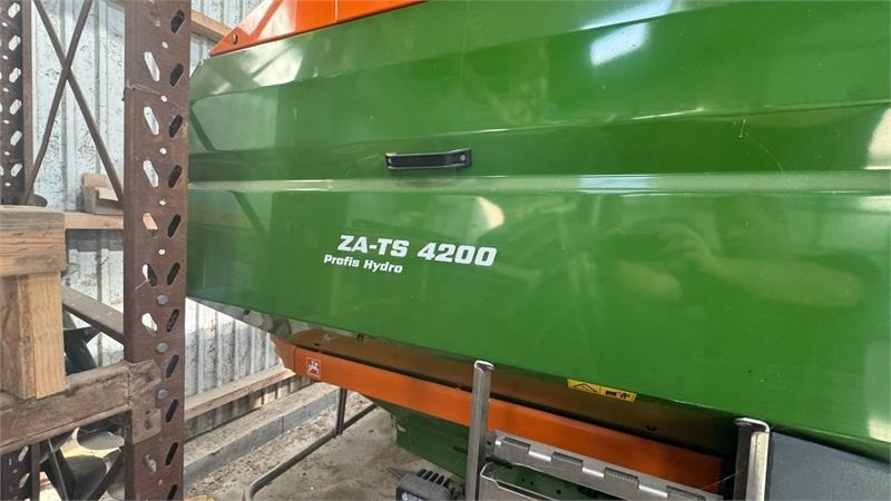 Amazone ZA-TS 4200 Hydro ZA-TS 4200 Hydro - Rasipač prirodnog đubirva: slika 3 Amazone ZA-TS 4200 Hydro ZA-TS 4200 Hydro - Rasipač prirodnog đubirva: slika 3