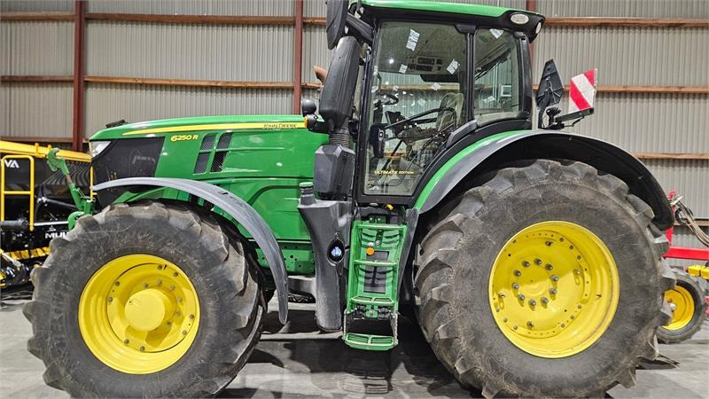 John Deere 6250R Ultimate Edition  - Traktor: slika 2 John Deere 6250R Ultimate Edition  - Traktor: slika 2