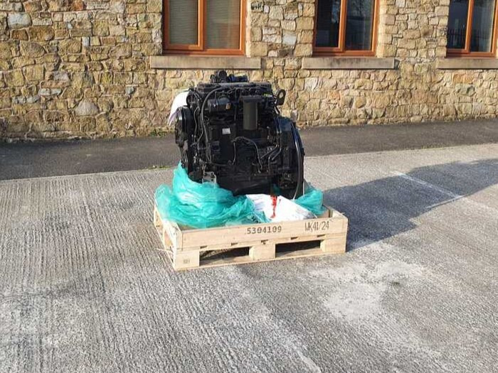 Cummins B6.7 engine unused 6 cylinder CM2450 ECU QSB - Motor za Građevinska mašina: slika 5 Cummins B6.7 engine unused 6 cylinder CM2450 ECU QSB - Motor za Građevinska mašina: slika 5