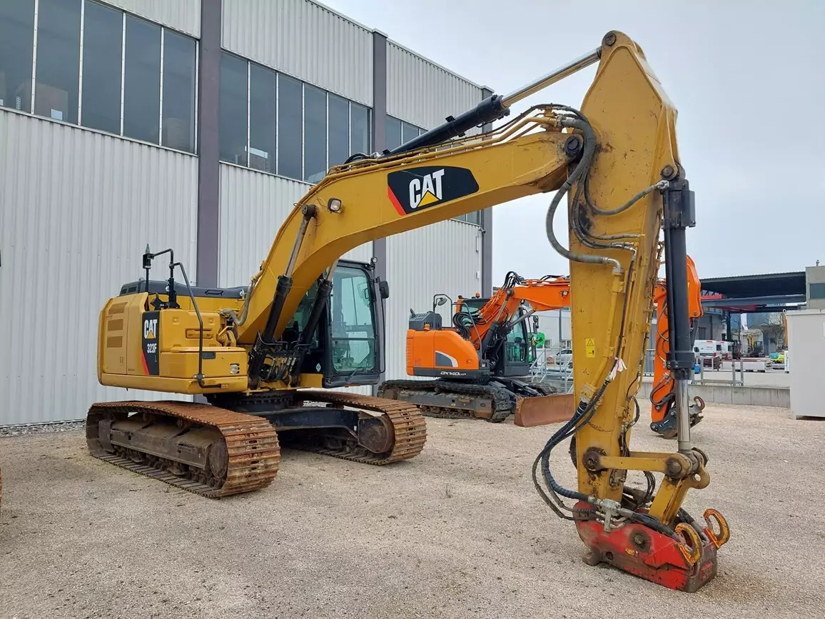 2017 Caterpillar 323F - Bager guseničar: slika 2 2017 Caterpillar 323F - Bager guseničar: slika 2