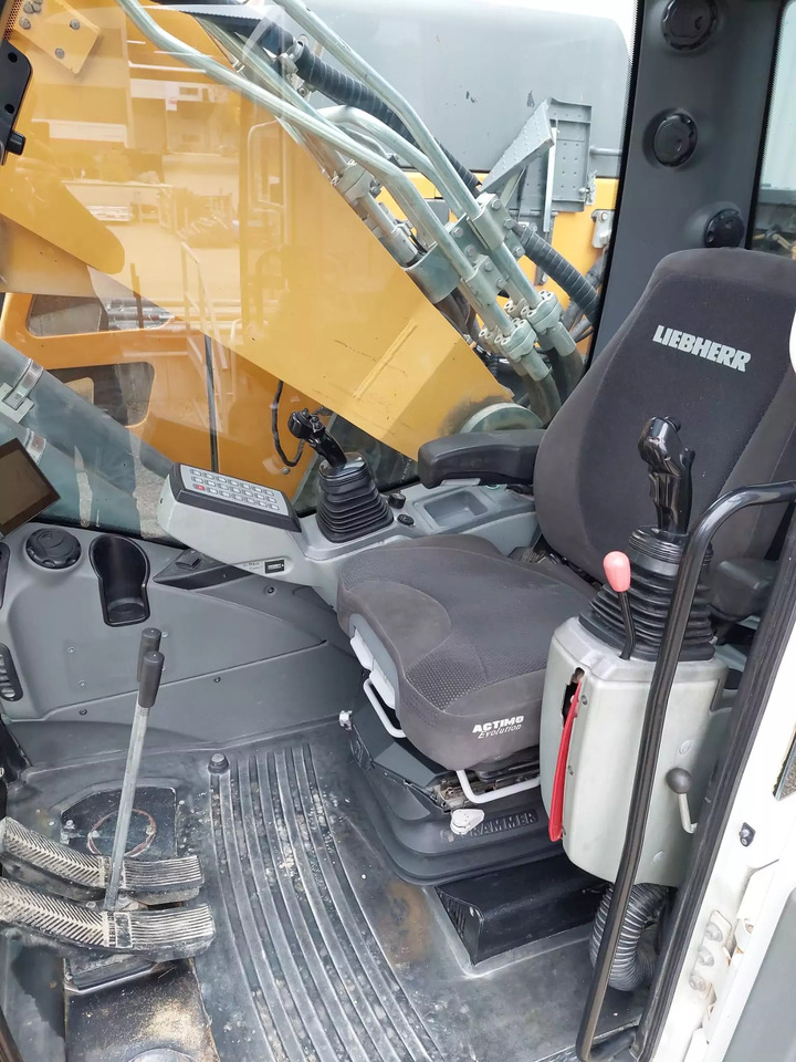 2018 Liebherr R 926Compact - Bager guseničar: slika 5 2018 Liebherr R 926Compact - Bager guseničar: slika 5