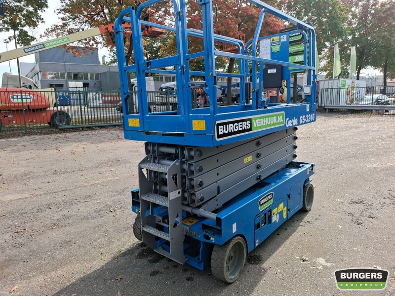 Genie GS3246 Nieuwe accus + lader - Lift u obliku makaza: slika 3 Genie GS3246 Nieuwe accus + lader - Lift u obliku makaza: slika 3