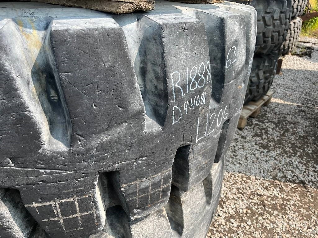 Bridgestone 20,5-25 Volvo L120G , H  - Kompletan točak: slika 2 Bridgestone 20,5-25 Volvo L120G , H  - Kompletan točak: slika 2