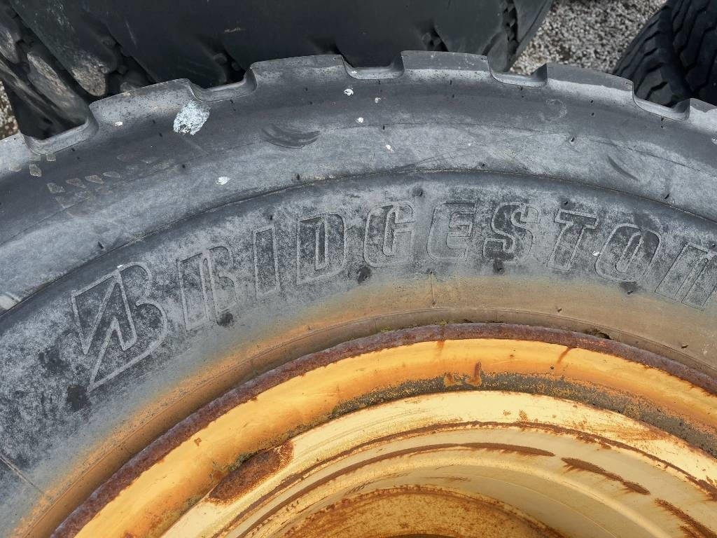 Bridgestone 775 /65 R29 Volvo L180 Wheels  - Kompletan točak: slika 4 Bridgestone 775 /65 R29 Volvo L180 Wheels  - Kompletan točak: slika 4