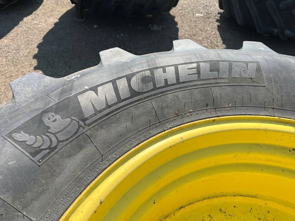 Michelin 540/65R30 till John Deere 7430 - Guma za Poljoprivredna mašina: slika 5 Michelin 540/65R30 till John Deere 7430 - Guma za Poljoprivredna mašina: slika 5