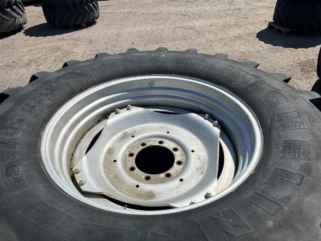 Michelin 650/65R38 till Case MX 135  - Guma za Poljoprivredna mašina: slika 3 Michelin 650/65R38 till Case MX 135  - Guma za Poljoprivredna mašina: slika 3