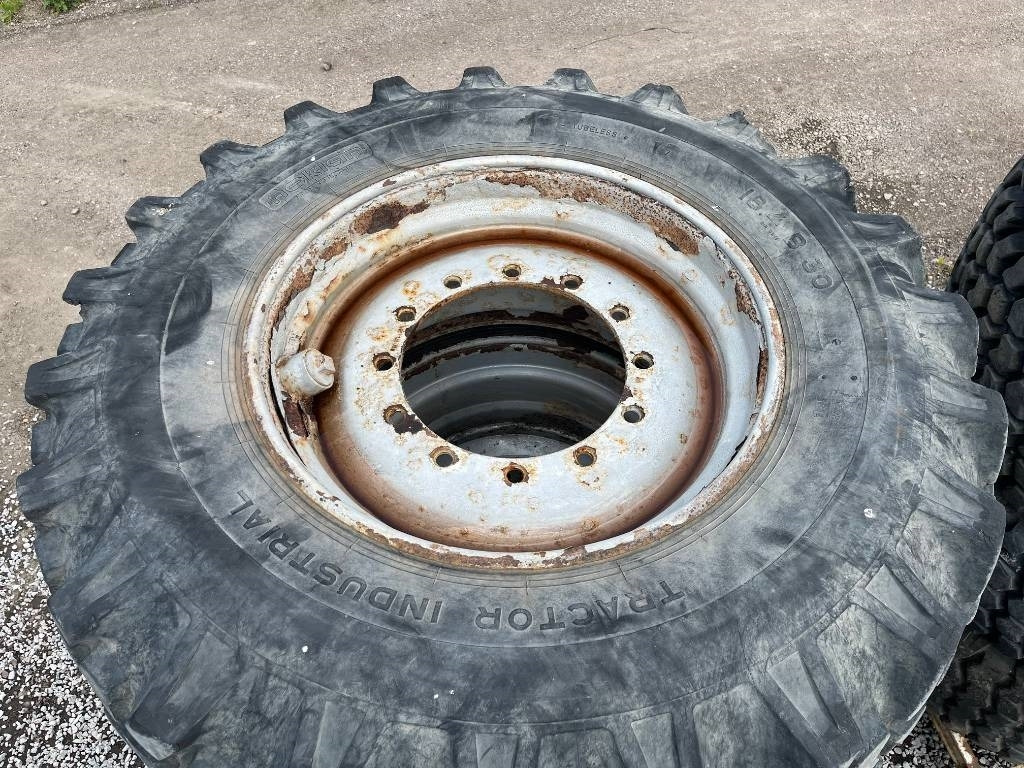 Nokian Industrial 18,4 B 30 Huddig 860 D - Kompletan točak: slika 3 Nokian Industrial 18,4 B 30 Huddig 860 D - Kompletan točak: slika 3