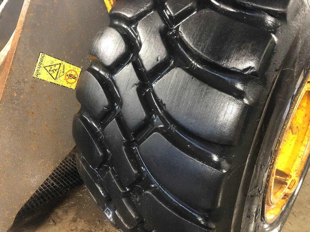 Volvo L 220 E Dismantled: only spare parts - Utovarivač točkaš: slika 5 Volvo L 220 E Dismantled: only spare parts - Utovarivač točkaš: slika 5