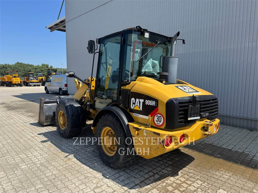 CAT 906H2 - Utovarivač točkaš: slika 3 CAT 906H2 - Utovarivač točkaš: slika 3