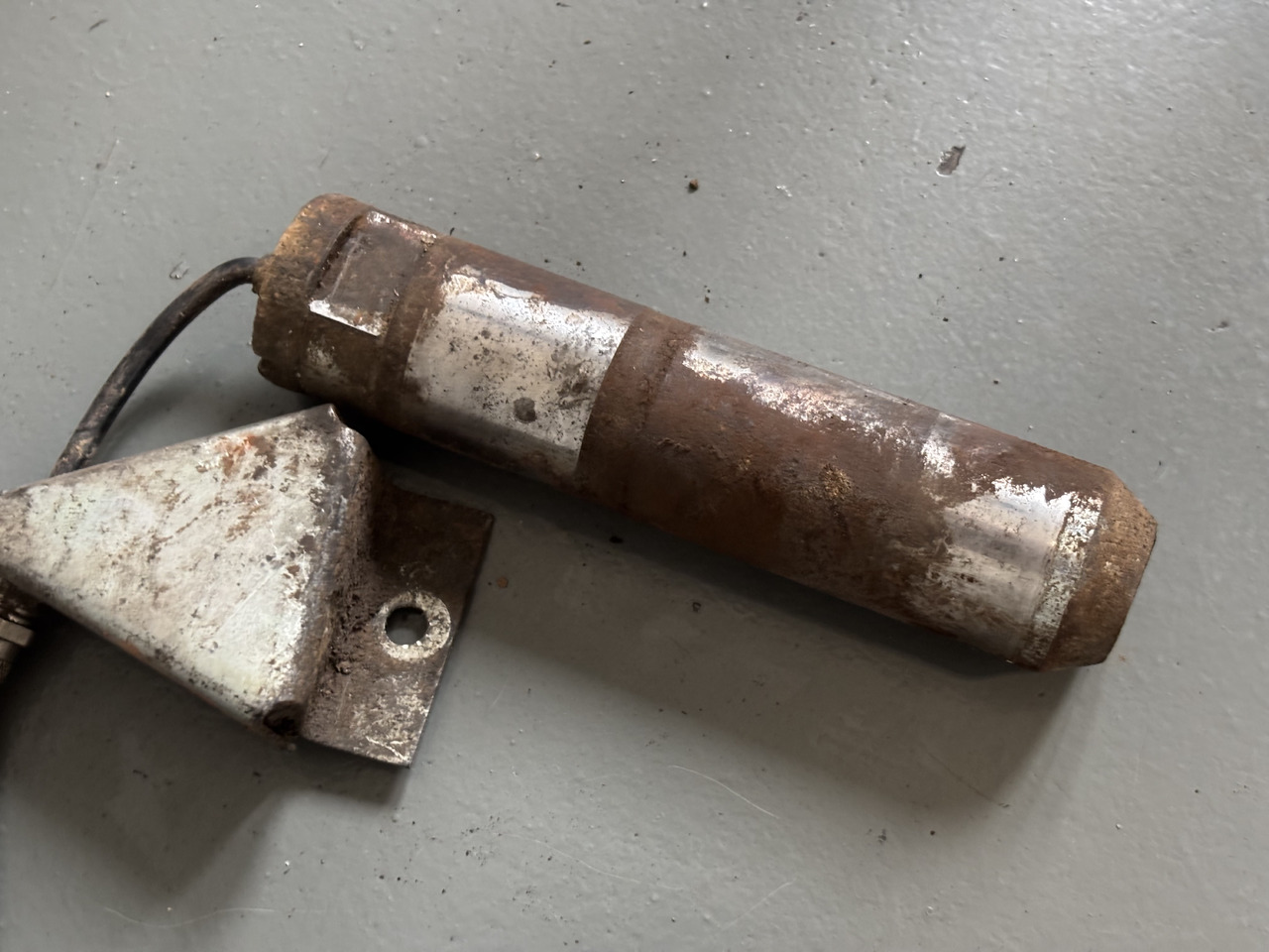 Bosch Rexroth 40KN Oryginalny sworzeń pomiarowy / czujnik siły wtyczka 3 piny R917000159 - Senzor za Poljoprivredna mašina: slika 2 Bosch Rexroth 40KN Oryginalny sworzeń pomiarowy / czujnik siły wtyczka 3 piny R917000159 - Senzor za Poljoprivredna mašina: slika 2