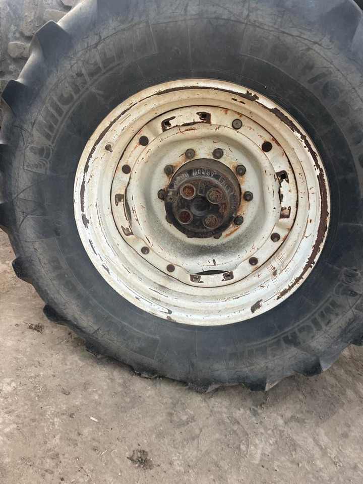 Case New Holland Fiat Agri - Felga 15x30 - Felna za Poljoprivredna mašina: slika 1 Case New Holland Fiat Agri - Felga 15x30 - Felna za Poljoprivredna mašina: slika 1