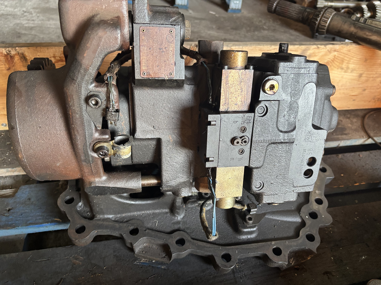 Claas AXION 830 CMATIC Pompa Jazdy Autopower REXROTH A40CTI045 10ML06Z600SAE00-S - Transmisija za Poljoprivredna mašina: slika 4 Claas AXION 830 CMATIC Pompa Jazdy Autopower REXROTH A40CTI045 10ML06Z600SAE00-S - Transmisija za Poljoprivredna mašina: slika 4