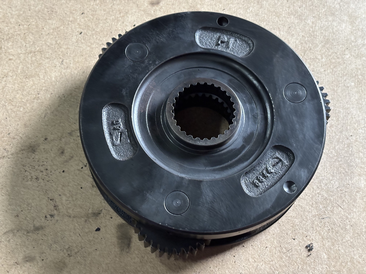 Claas AXION 830 Reduktor przekładni 60 0502 600 8 6005026008 - Diferencijalna brzina za Traktor: slika 1 Claas AXION 830 Reduktor przekładni 60 0502 600 8 6005026008 - Diferencijalna brzina za Traktor: slika 1