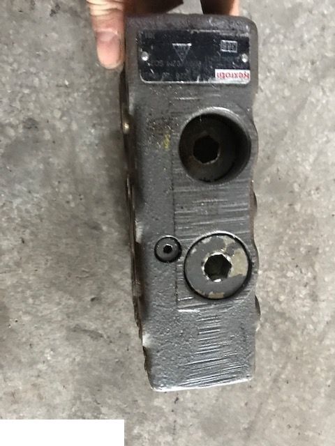 Claas Arion - Blok Zaworowy REXROTH - Hidraulični ventil za Poljoprivredna mašina: slika 1 Claas Arion - Blok Zaworowy REXROTH - Hidraulični ventil za Poljoprivredna mašina: slika 1