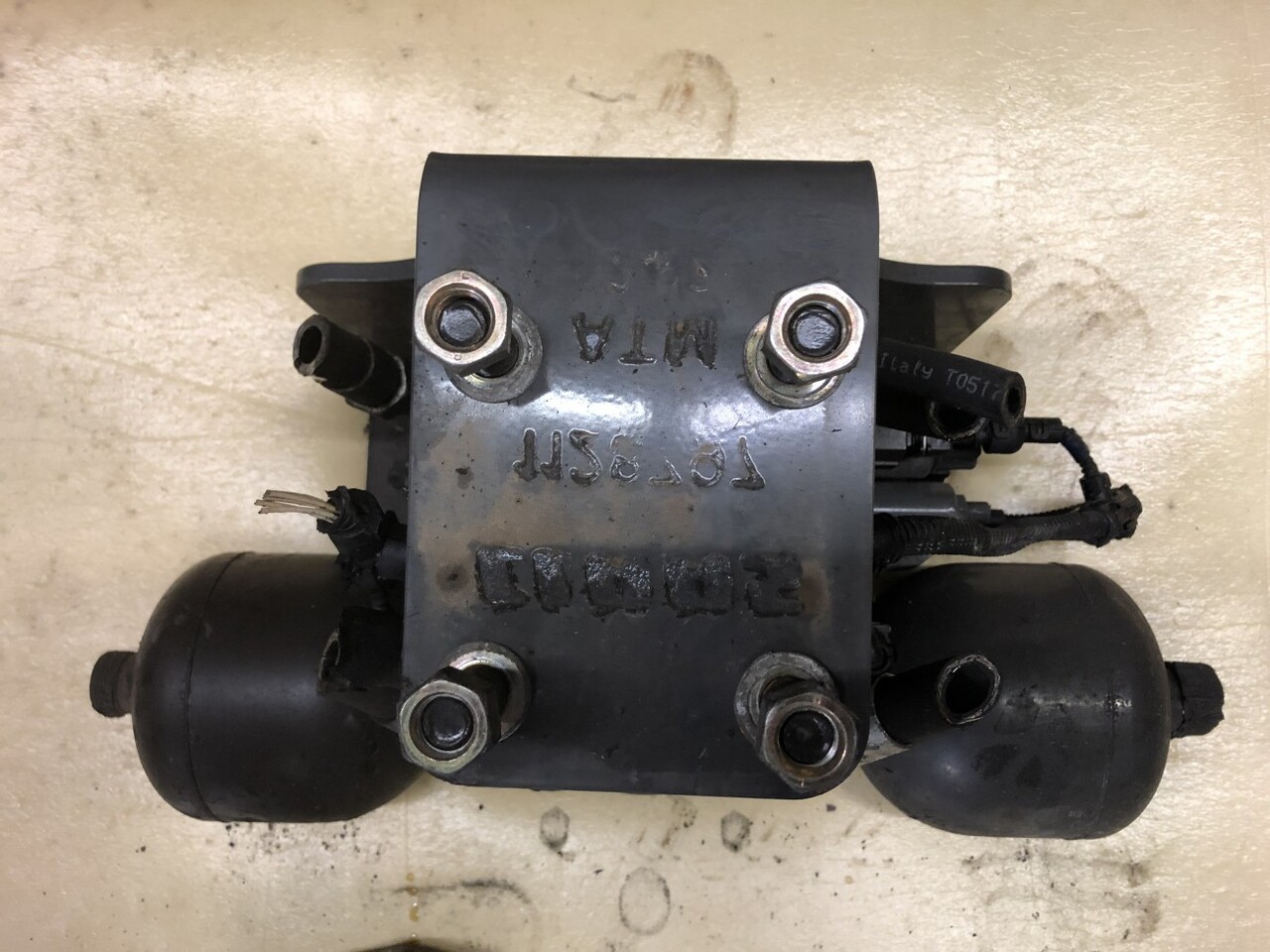 Claas Arion-amortyzacja osi/Claas Arion 620 - Suspenzija za Poljoprivredna mašina: slika 2 Claas Arion-amortyzacja osi/Claas Arion 620 - Suspenzija za Poljoprivredna mašina: slika 2