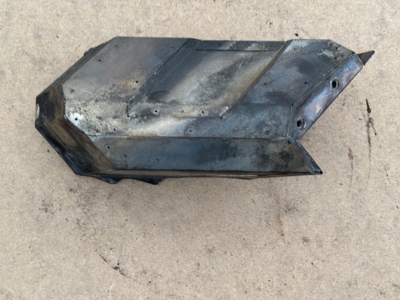 Claas Lexion 780 Izolacja Silnika Pokrywa Maska 00 0781 214 0 0007812140 - Hauba za Kombinovani kombajn: slika 2 Claas Lexion 780 Izolacja Silnika Pokrywa Maska 00 0781 214 0 0007812140 - Hauba za Kombinovani kombajn: slika 2